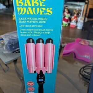 The Original Trademark Beauty Babe Waves The Hair Waver – 1.25” Barrels